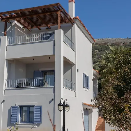 Erato - Private Pool *