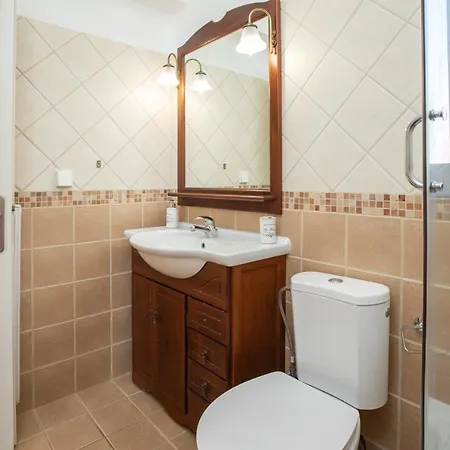 Erato - Private Pool *