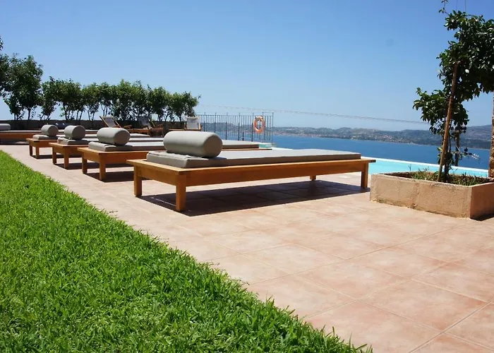 Erato - Private Pool Fársa
