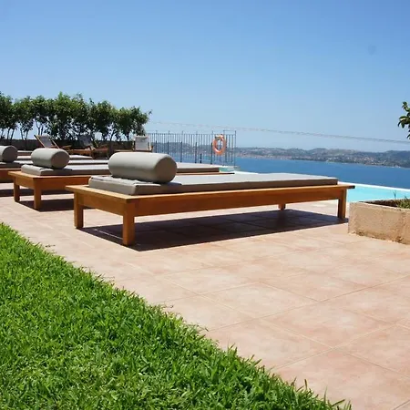 Erato - Private Pool Fársa