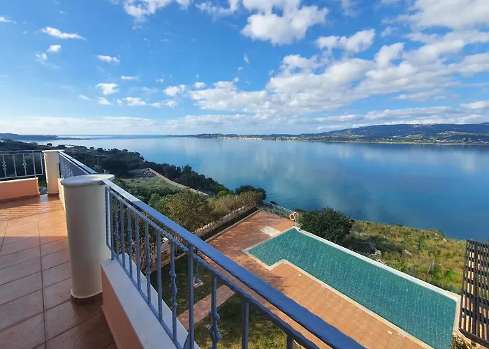 Erato - Private Pool Villa Fársa