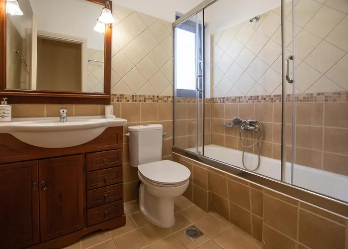 Erato - Private Pool *