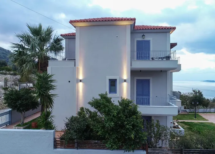 Erato - Private Pool Villa Fársa