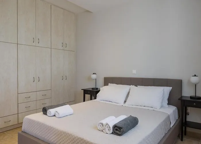 Erato - Private Pool *