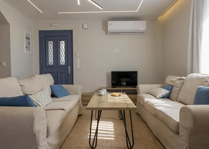 Erato - Private Pool Fársa